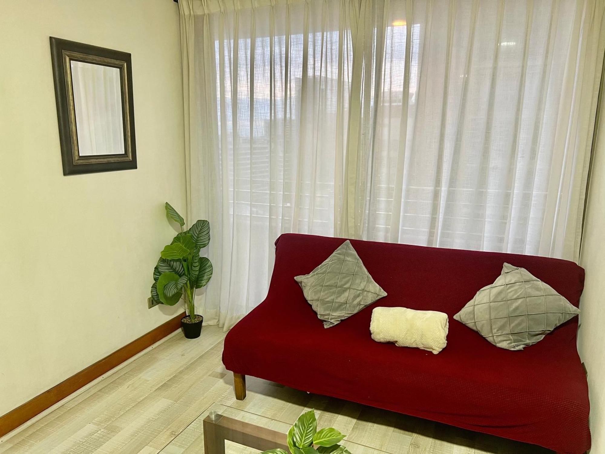 Confortable Departamento A Pasos De Escuela Militar 1 Dormitorio + 1 Persona Extra Santiago