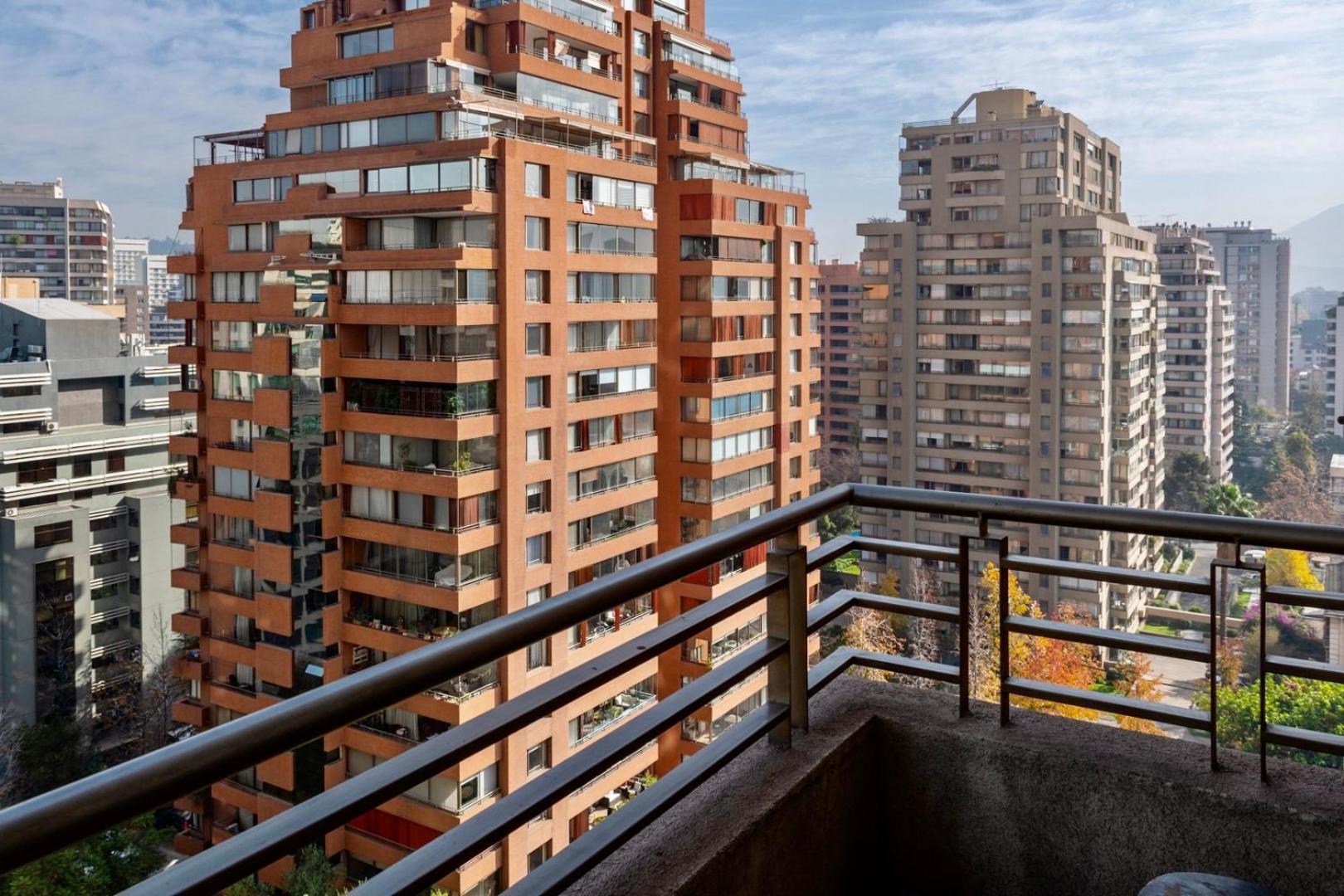 Confortable Departamento A Pasos De Escuela Militar 1 Dormitorio + 1 Persona Extra Santiago